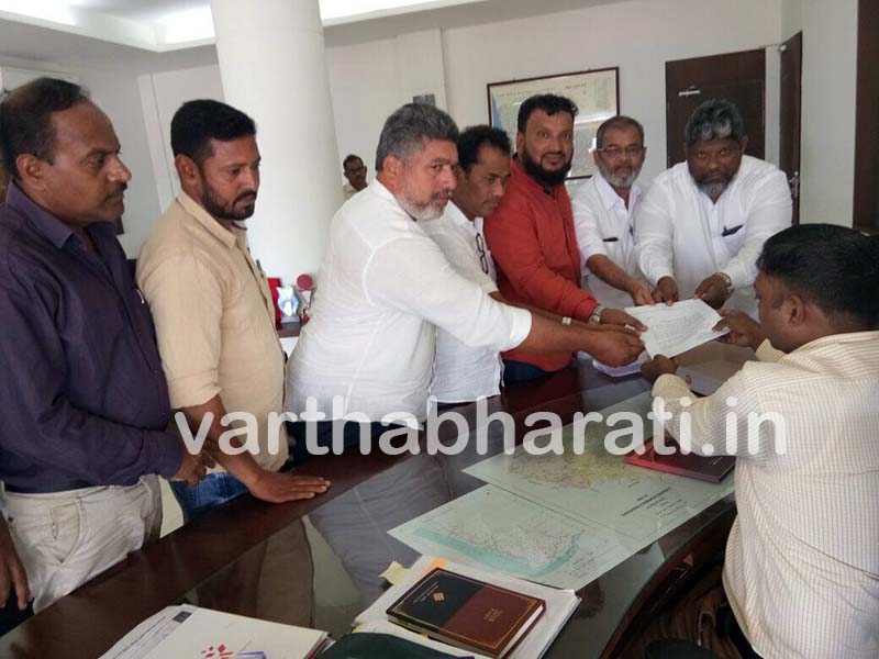 ನಿರಪರಾಧಿಗಳ ಬಿಡುಗಡೆಗೆ ಒತ್ತಾಯ: ಮುಸ್ಲಿಂ ಐಕ್ಯತಾ ವೇದಿಕೆಯಿಂದ ಡಿಸಿಗೆ ಮನವಿ